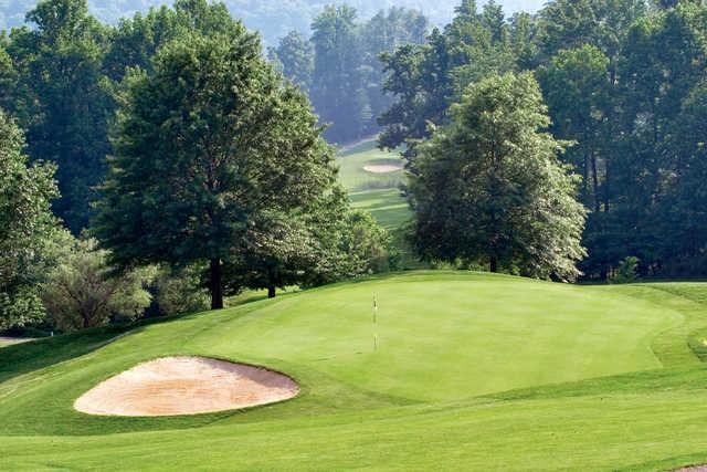 View of a green at Lakeview Golf Resort & Spa