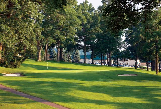 View of a green at Lakeview Golf Resort & Spa