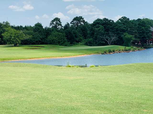 View of the 18th green at Southland Golf & Country Club