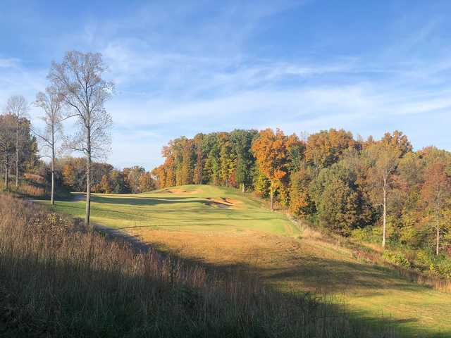 A sunny day view of a tee at Dale Hollow Lake Golf Course.