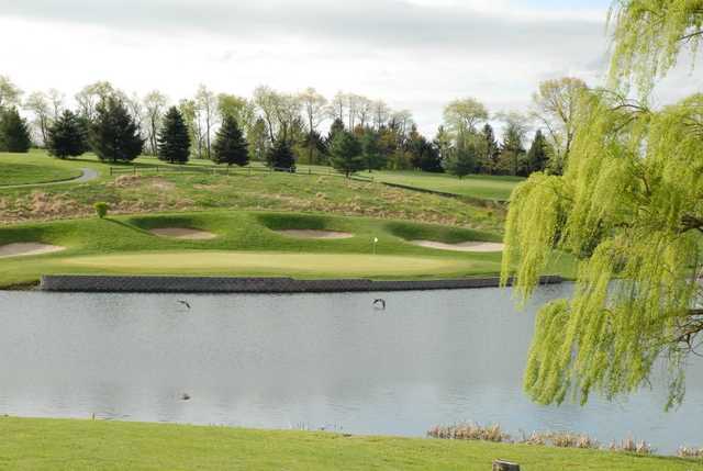 A view of the 4th green from West at South Hills Golf Club.