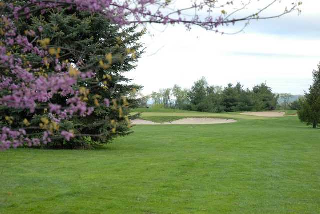 A view of green #7 from West at South Hills Golf Club.