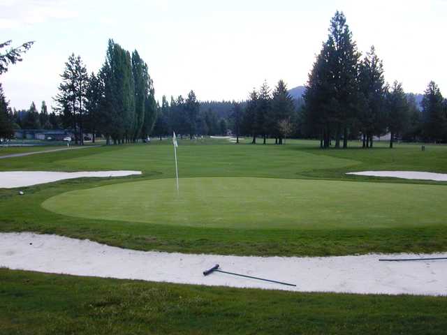 A view of a well protected hole at Twin Lakes Village Golf Course.