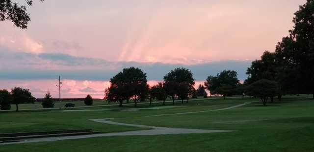 A sunset view from Weibring Golf Club at Illinois State University.