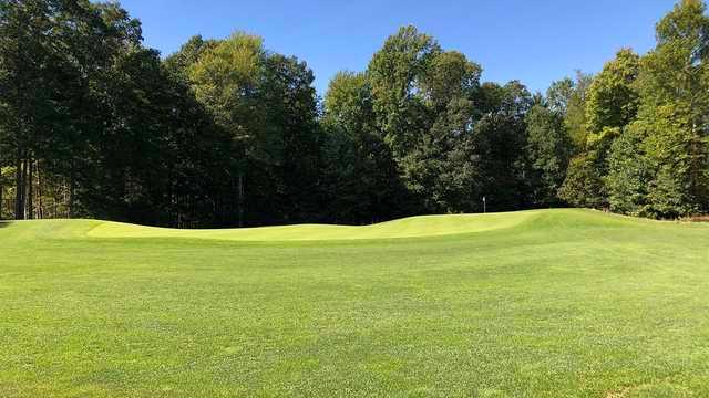 A view of the 5th hole at Diamond Springs Golf Course (Andy Johnson, The Fried Egg).