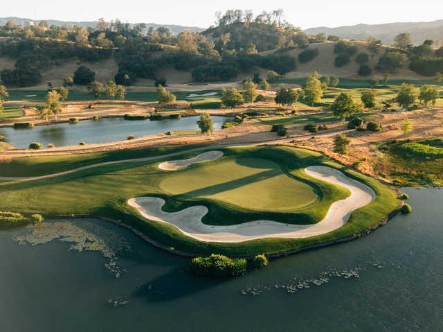 View of the 4th hole at Yocha Dehe Golf Club.