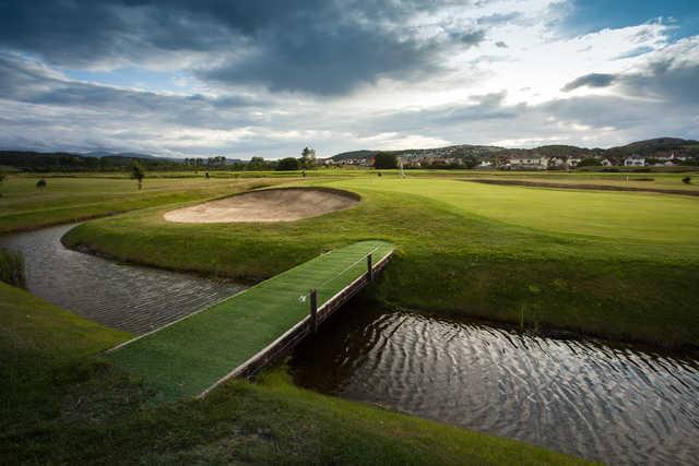 View of the 18th green at Rhos-on-Sea Residential Golf Club.