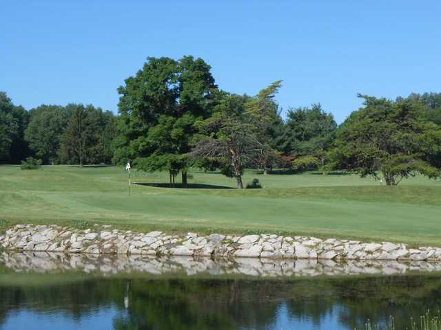 View of a green at Raccoon Valley Golf Course.