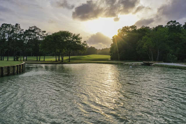 Sunset view of the 6th green at Tour 18 Houston.