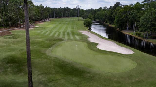 View of the 6th green at Pawleys Plantation Golf & Country Club.