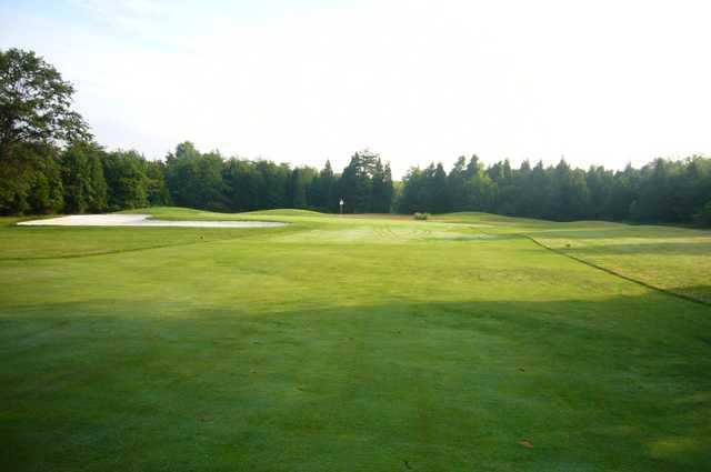 A view of the 10th green at Brambleton Regional Park Golf Course