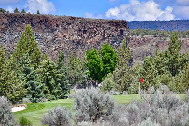 View of a green at Crooked River Ranch Golf.