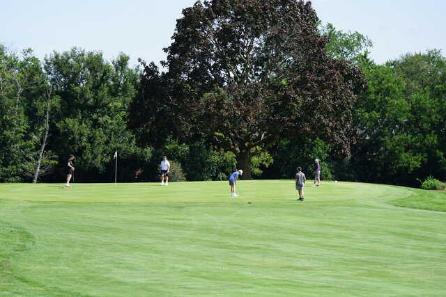 Twin Lakes Golf Course (Westmont IL) Tee Times Westmont IL