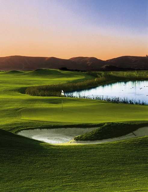 A view of the 18th green at Champions Course from Morongo Golf Club at Tukwet Canyon