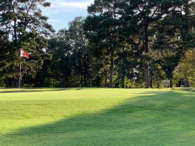 A view of the 1st hole at Walnut Lake Country Club.