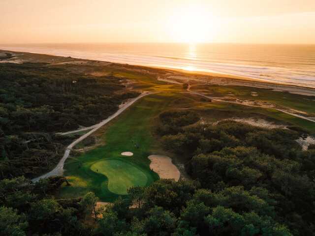 Aerial view of the 16th green from the Foret & Ocean Course at Moliets Golf Club.
