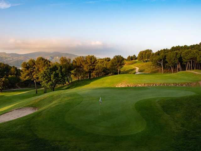 View of the 6th green from Marseille la Salette Golf Club