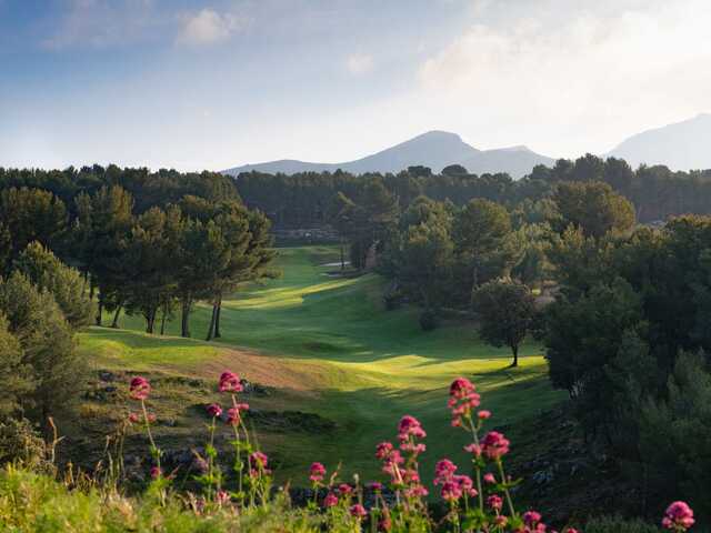 View of the 9th green from Marseille la Salette Golf Club