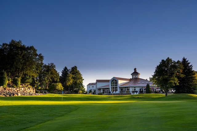 View of the clubhouse at Stonebrooke Golf Club