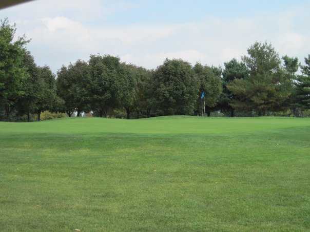 A view of green #4 at Executive Course from Rolling Hills Golf Club