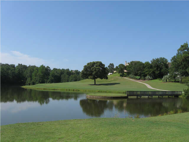 Oakview Golf & Country Club