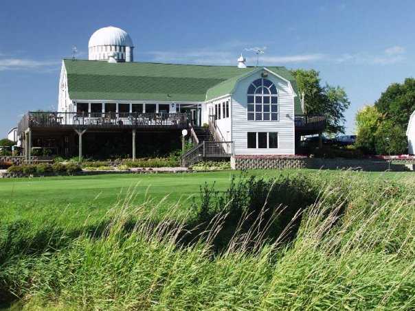 A view of the clubhouse at CreeksBend Golf Course