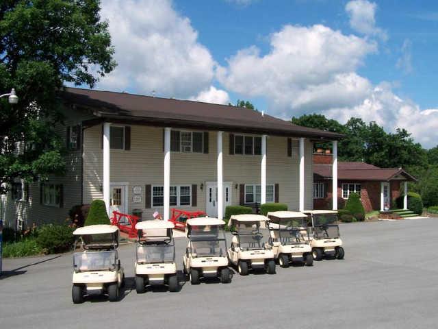 A view of the clubhouse at Oakbrook Golf Course