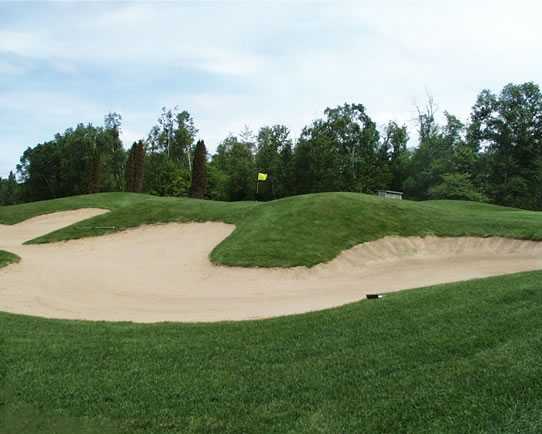 A view of green #14 at Renfrew Golf Club