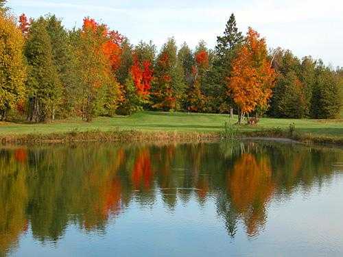 A view over the water of the 6th green at Richmond Centennial Golf Club (Ottawa Golf)