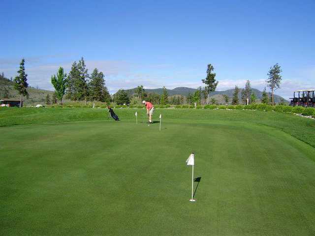 A view of the practice putting green at Eaglepoint Golf Resort