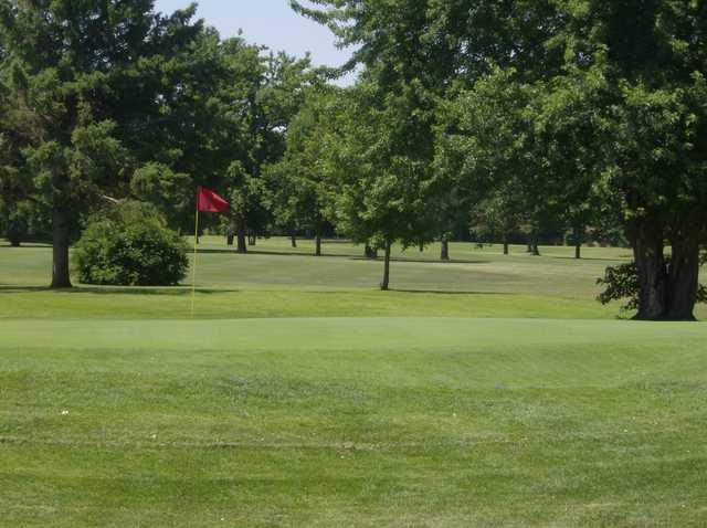 A view of the 11th green at Glencoe Country Club