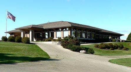 A view of the clubhouse at Mee-Kwon Park Golf Course (Dueppen & Co)