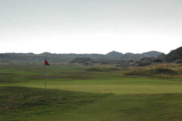 A view of the 18th hole at Aberdovey Golf Club
