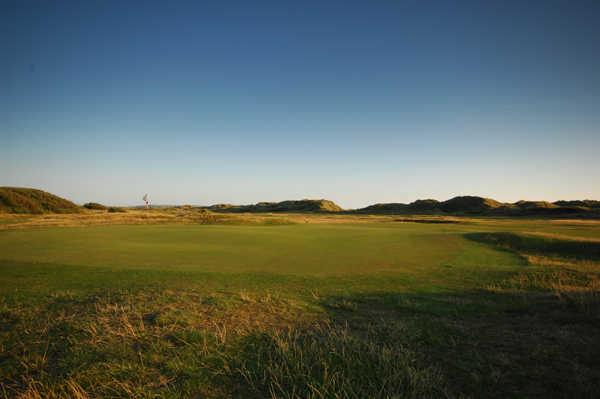 A view of green #5 at Aberdovey Golf Club