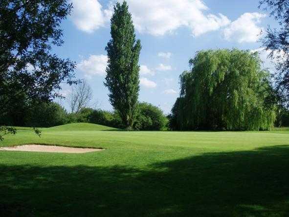 A view of the 8th green at Cambridge Meridian Golf Club