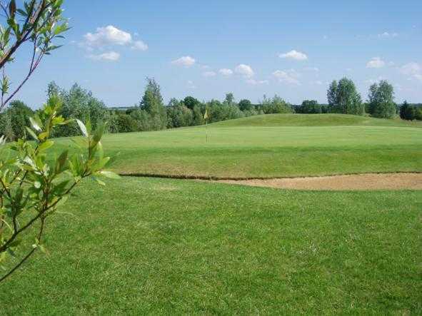A view of hole #3 at Cambridge Meridian Golf Club