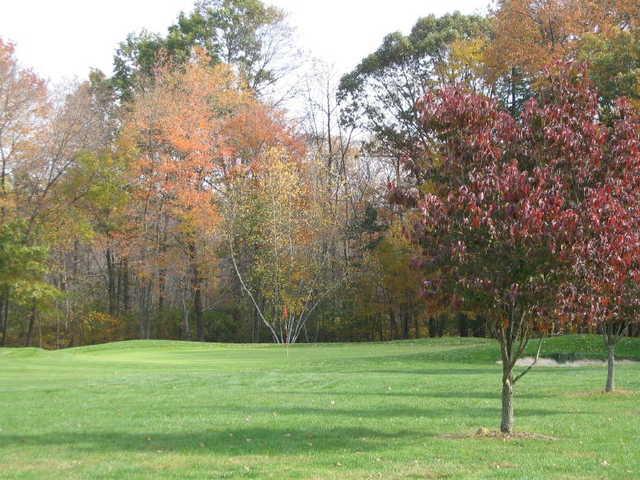A fall view of the 4th hole at Fairway Valley Golf Club
