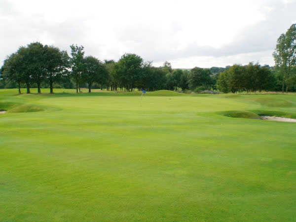 A view of the 2nd hole at Crompton & Royton Golf Club