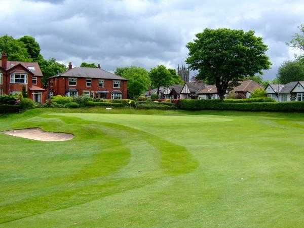 A view of green #1 at Stand Golf Club