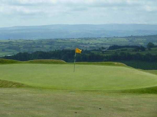 A view of the 9th green at Kington Golf Club