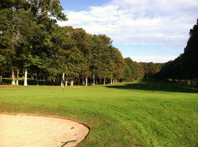 A view of the green at Dix Hills Park Golf Course