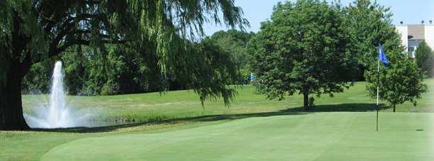 View of a green and fountain at Boughton Ridge Golf Course