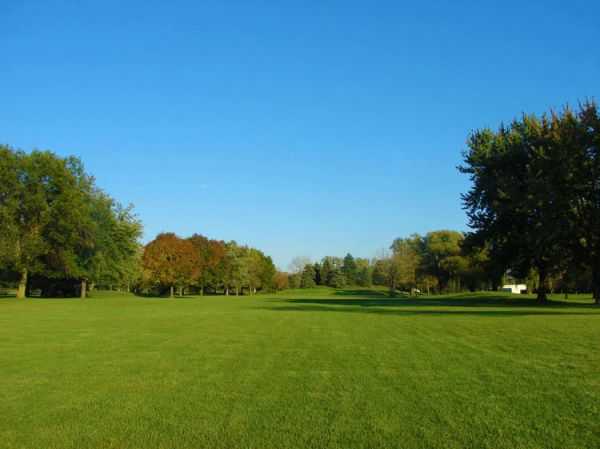 View of the 18th green from Scherwood Golf Course