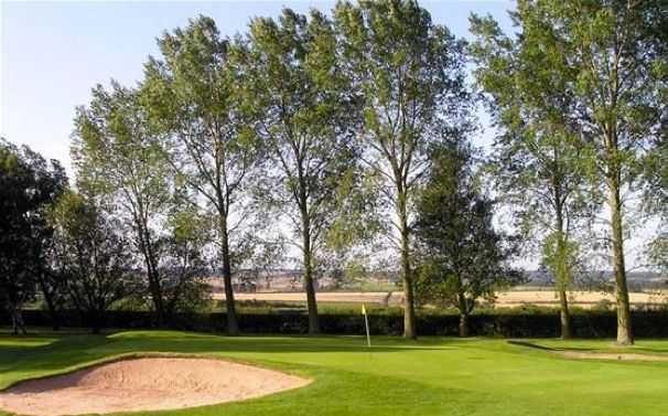 Well-protected 1st green at Radcliffe-on-Trent Golf Club