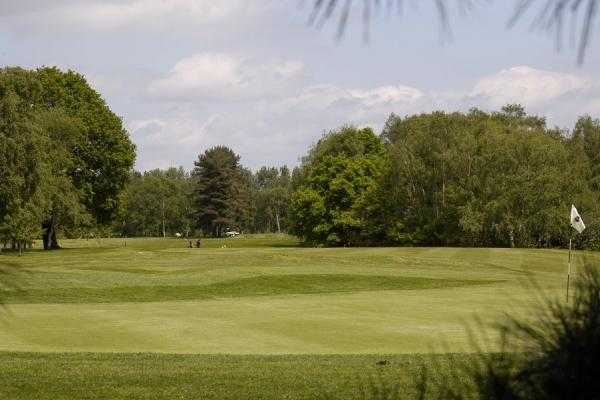 A view of green #5 at Drayton Park Golf Club