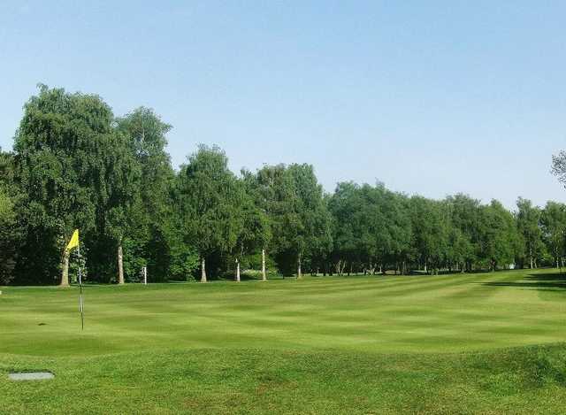 A view of hole #3 at Oxley Park Golf Club