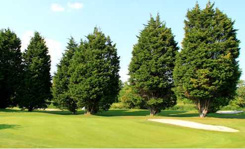 A view of the 9th green at Bognor Regis Golf Club