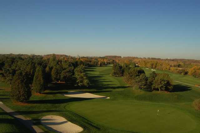 A view of green #16 flanked by bunkers at Shawneeki Golf Club