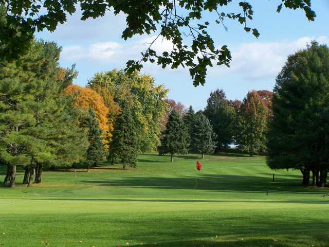 A view of hole #9 at Armitage Golf Course