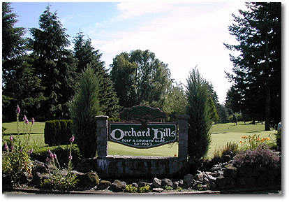 Orchard Hills CC: Entry to Course